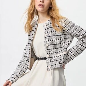 Uniqlo Women’s Knitted Short Buttons Jacket size S (Off White)